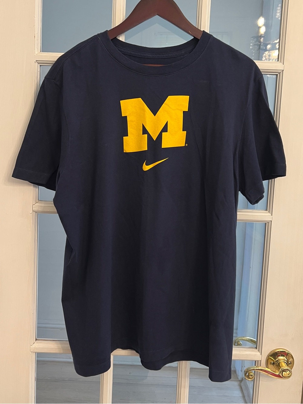 NIKE Men’s Michigan Wolverines Navy Block M Swoosh Graphic T Shirt L